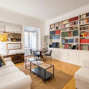 Apartment Maison Regola, Styilish In Campo De Fiori, Rome
